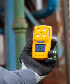detector Multigas 4-en-1 certificado en mano